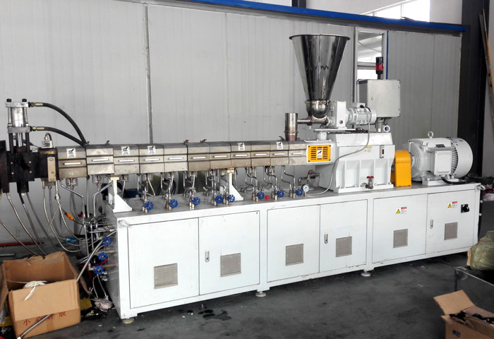 Peque&ntilde;o bajo agua Pelletizer.jpg