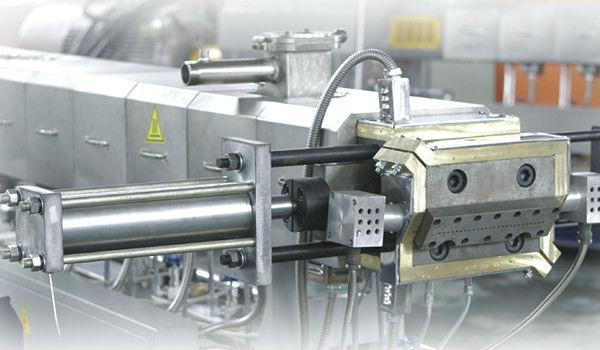 extruster-with-side-feeder