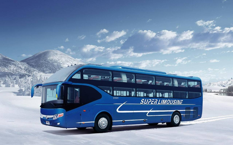 Madera-pl&aacute;stico-composite-in-bus