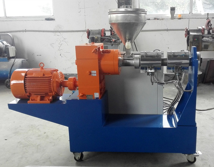 Laboratorio Extrusatorio de 