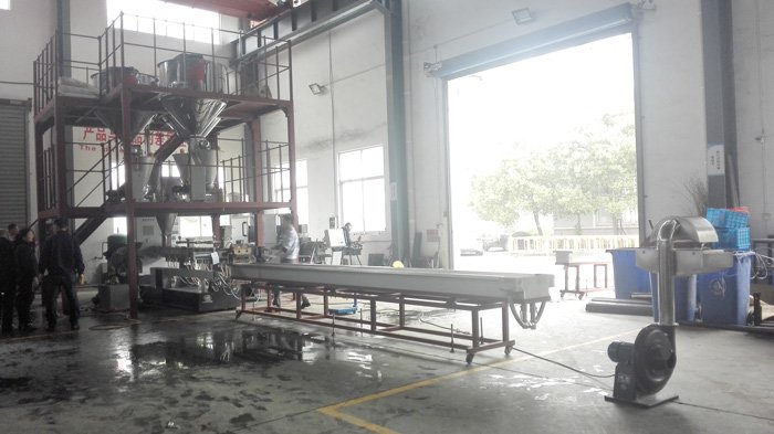 twin-screw-extrude.jpg doble-tornillo-extruido.jpg